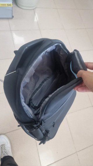 Mochila deportiva negra