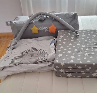 Cuna de viaje plegable con movil