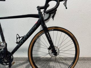 Bicicleta Gravel Kross Esker 6.0 Negra