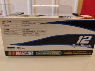 Coche Slot Scalextric Ryan Newman #12