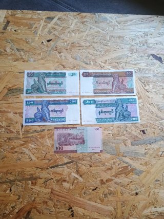 Lote 2 de 20 Billetes del Mundo