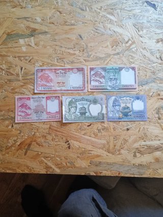 Lote 2 de 20 Billetes del Mundo