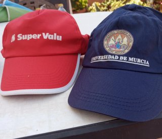 Gorras de colores a 1€