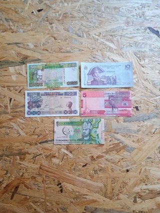 Lote 3 de 20 billetes del mundo