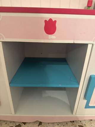 Cocina de madera infantil rosa y blanca