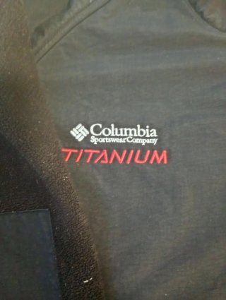Chaqueta Columbia Titanium Negra y Gris