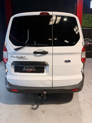 Ford Transit Courier “C” 5 plazas BOLA REMOLQUE