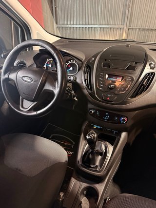 Ford Transit Courier “C” 5 plazas BOLA REMOLQUE