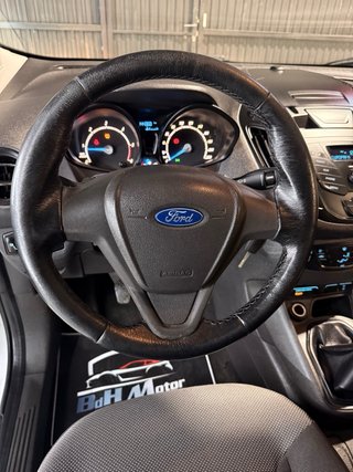 Ford Transit Courier “C” 5 plazas BOLA REMOLQUE