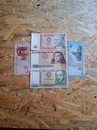 Lote 4 de 20 Billetes del Mundo