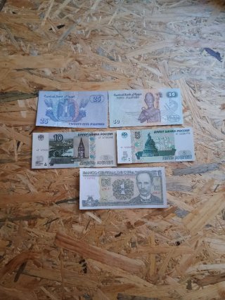Lote 4 de 20 Billetes del Mundo