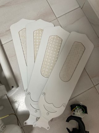 Ventilador de techo blanco