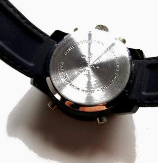 Reloj Negro con Detalles Azules