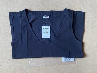 CAMISETA AZUL SIN MANGAS