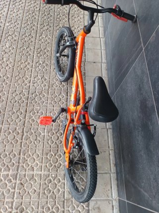 Bicicleta infantil naranja BTWIN