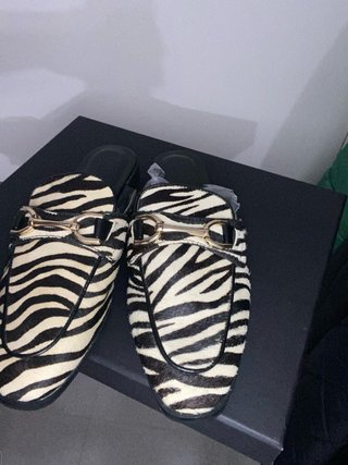Mocasines efecto cebra Zara