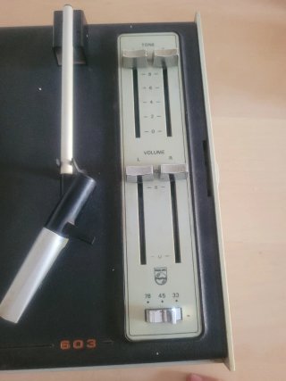 Tocadiscos Philips 603