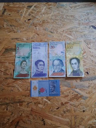 Lote 5 de 20 billetes del mundo