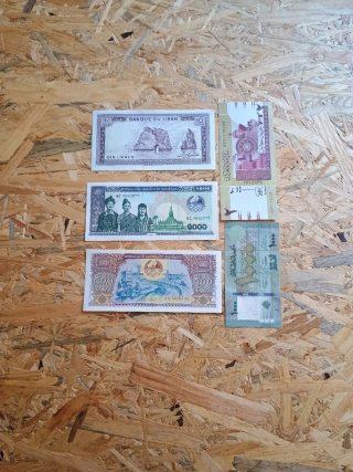 Lote 5 de 20 billetes del mundo