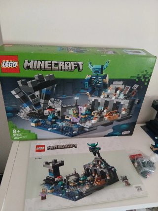 Lego Minecraft 21246 Deep Dark Battle. Completo