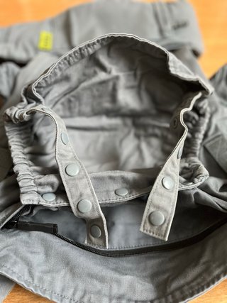 Mochila portabebés Boba X gris