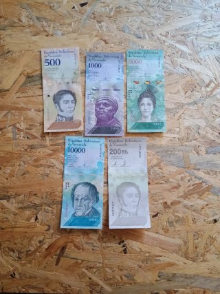 Lote 6 de 20 Billetes del Mundo