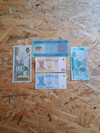 Lote 6 de 20 Billetes del Mundo