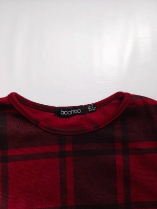 Vestido Boohoo cuadros rojo y negro