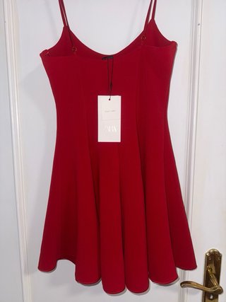 Vestido Zara rojo con corazones dorados