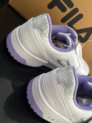 Zapatillas Fila Blancas y Moradas Talla 40