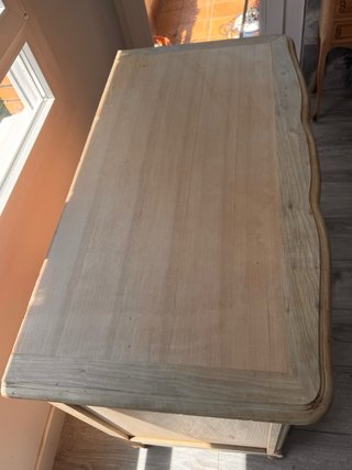 Antigua cómoda francesa de madera lavada