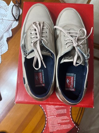 Zapatos Fluchos Beige y Dorado Mujer