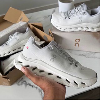 Zapatillas On CloudTecphase Blancas/Grises