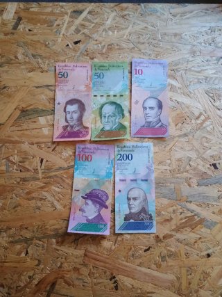 Lote 7 de 20 Billetes del Mundo
