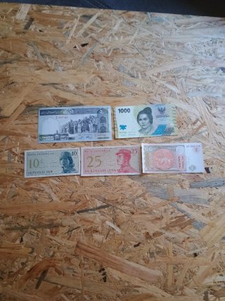 Lote 7 de 20 Billetes del Mundo