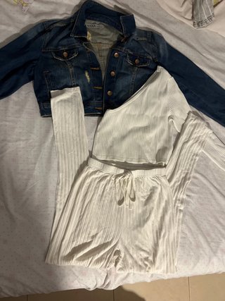 Conjunto vaquero y blanco