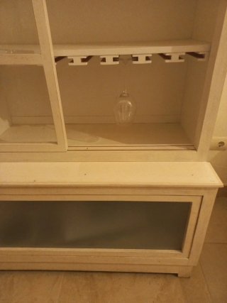 Vitrina de madera pino con cristal