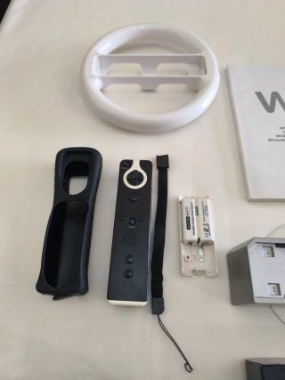 Lote Nintendo Wii con Accesorios