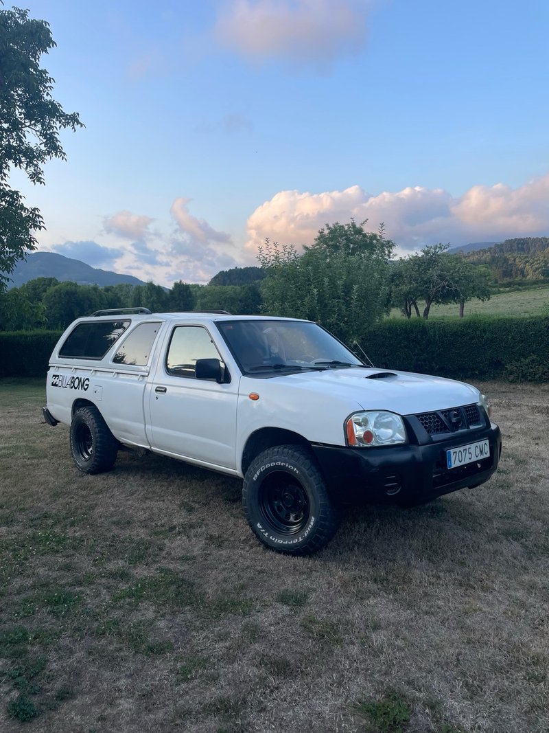 Nissan Navara 2.5 4x2 2004 - foto 1