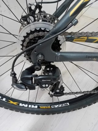 Bicicleta con herramientas