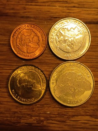 Monedas Argentinas. Lote de 3 Colecciónes.