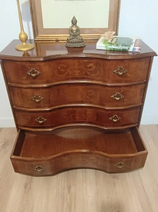 Cómoda inglesa de madera