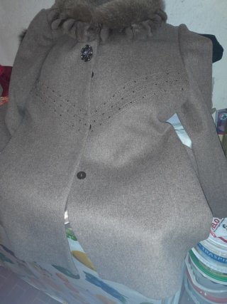 Giacca elegante con collo pelliccia, M/L nuova.