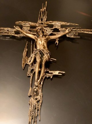 crucifijo de pared en bronce  77 ctms