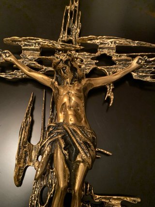 crucifijo de pared en bronce  77 ctms