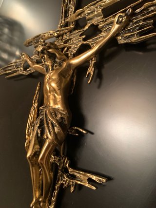 crucifijo de pared en bronce  77 ctms