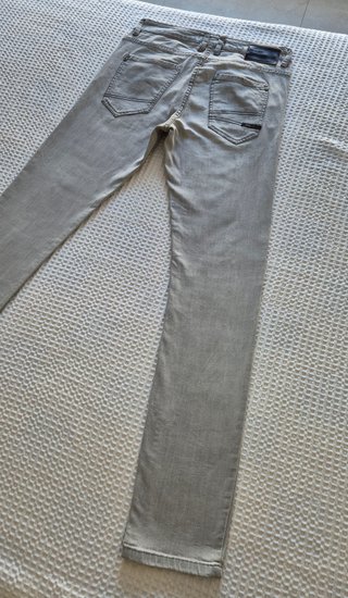Pantalón gris ajustado vaquero Pull&Bear