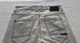 Pantalón gris ajustado vaquero Pull&Bear