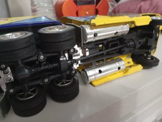 Camión Peterbilt Makita Suzuki Réplica
