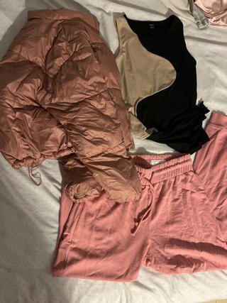 Conjunto: Chaqueta, Body y Pantalón Rosa
